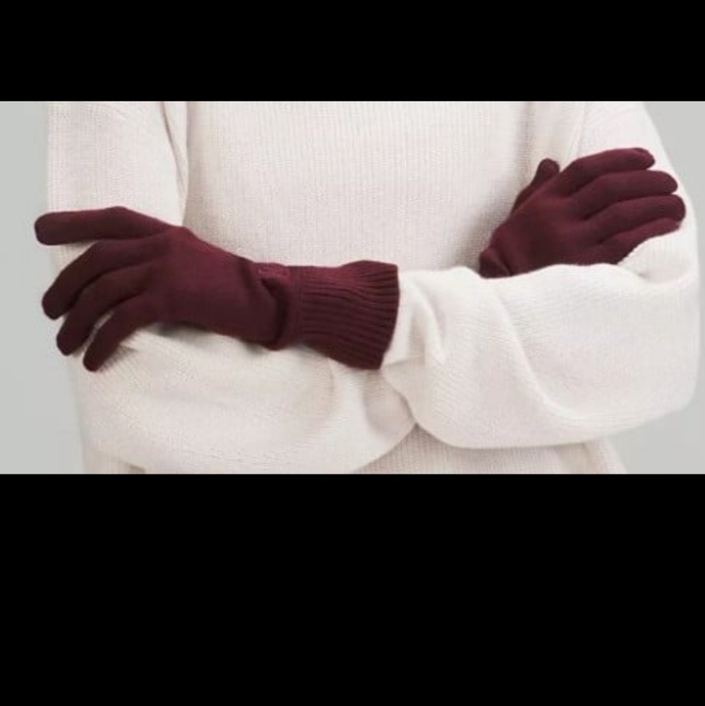 Lululemon Gloves